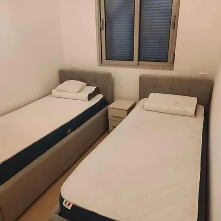 Apartman Sarka * Golem (Tirana)